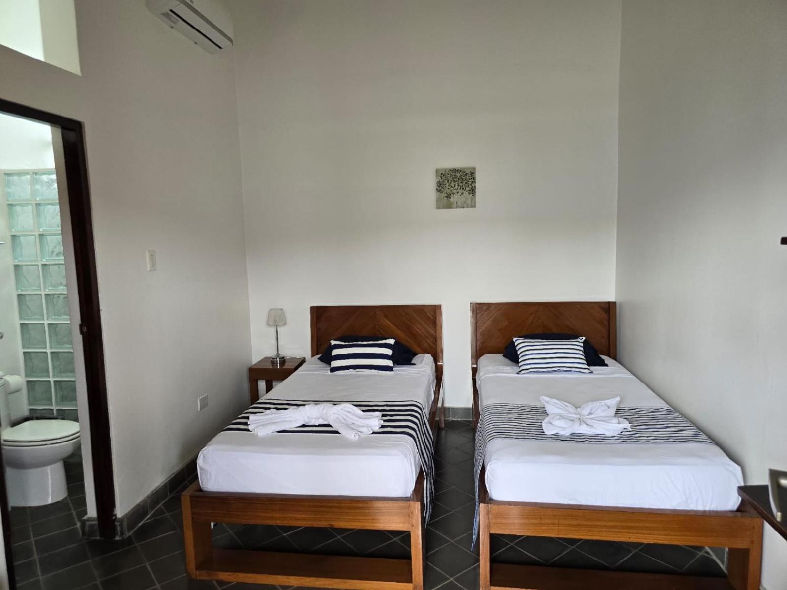Hotel And Coffe Azul León Екстериор снимка