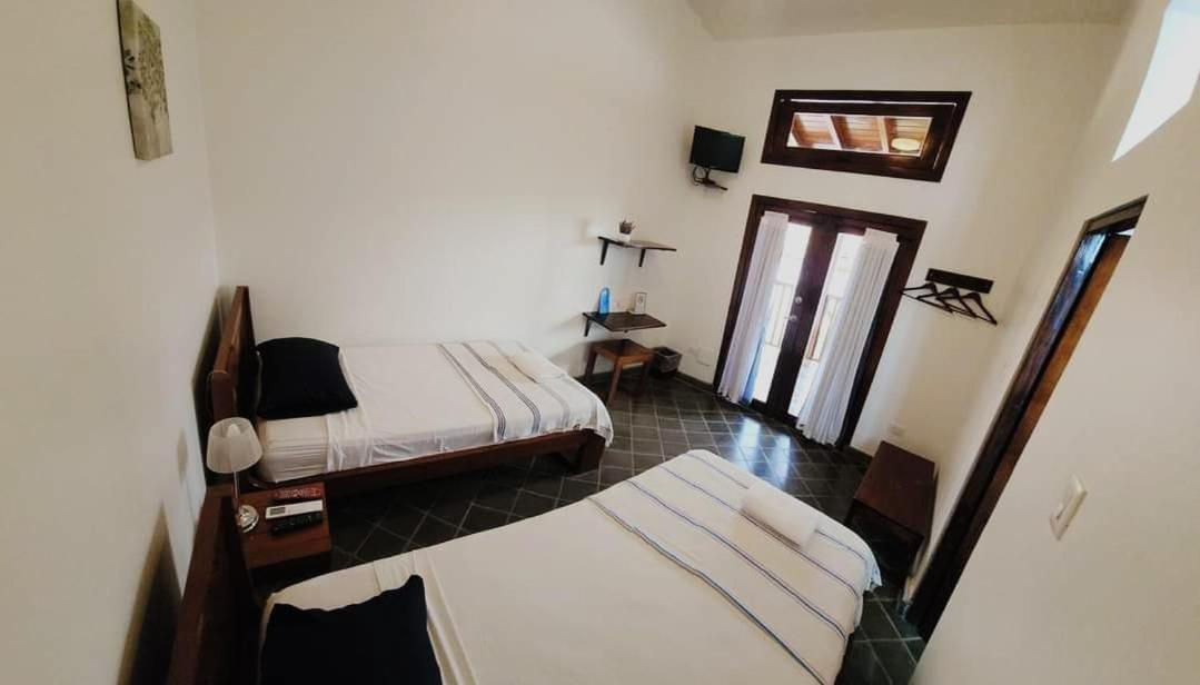 Hotel And Coffe Azul León Екстериор снимка