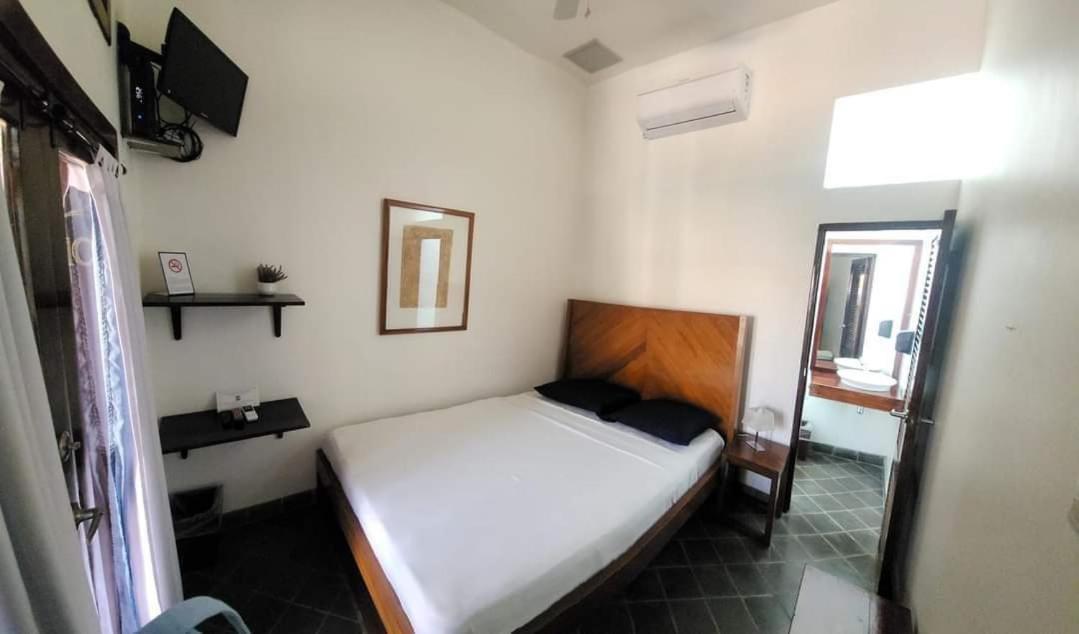Hotel And Coffe Azul León Екстериор снимка
