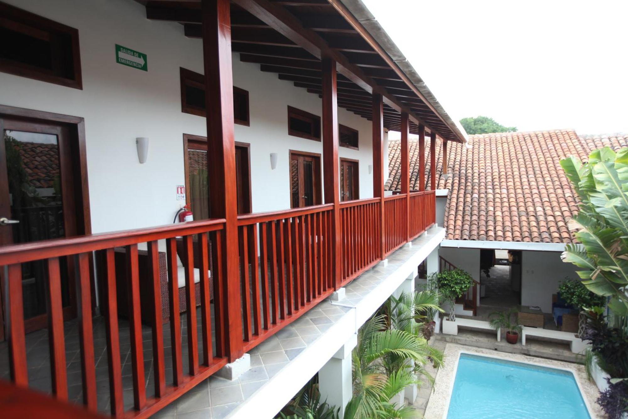 Hotel And Coffe Azul León Екстериор снимка